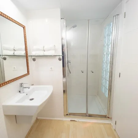2 Apartment *